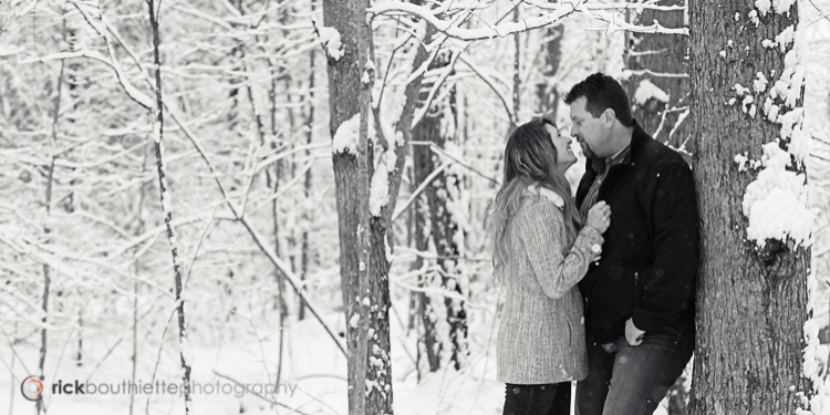 couple kissing in snow