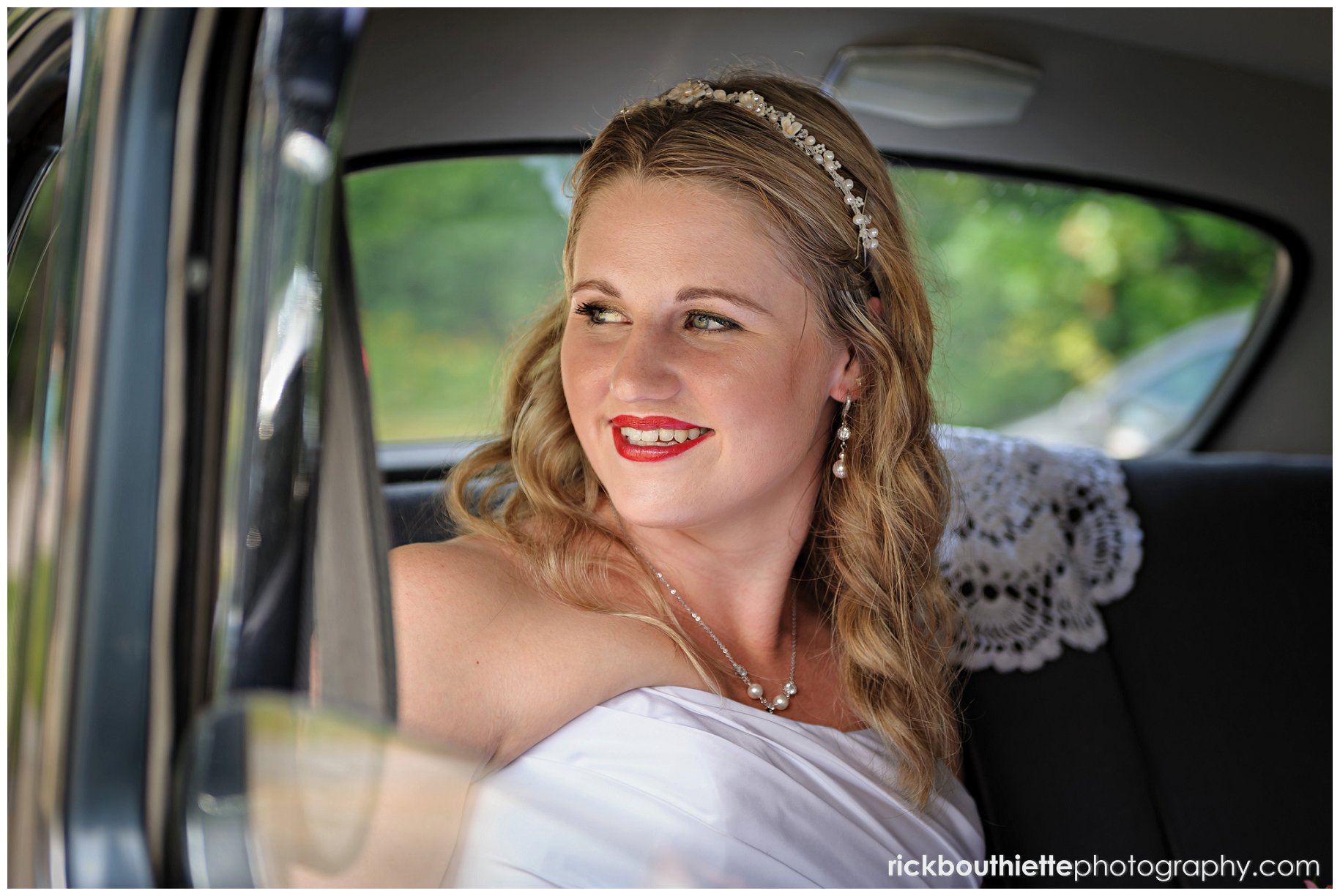 Bride arrives at church in antique car