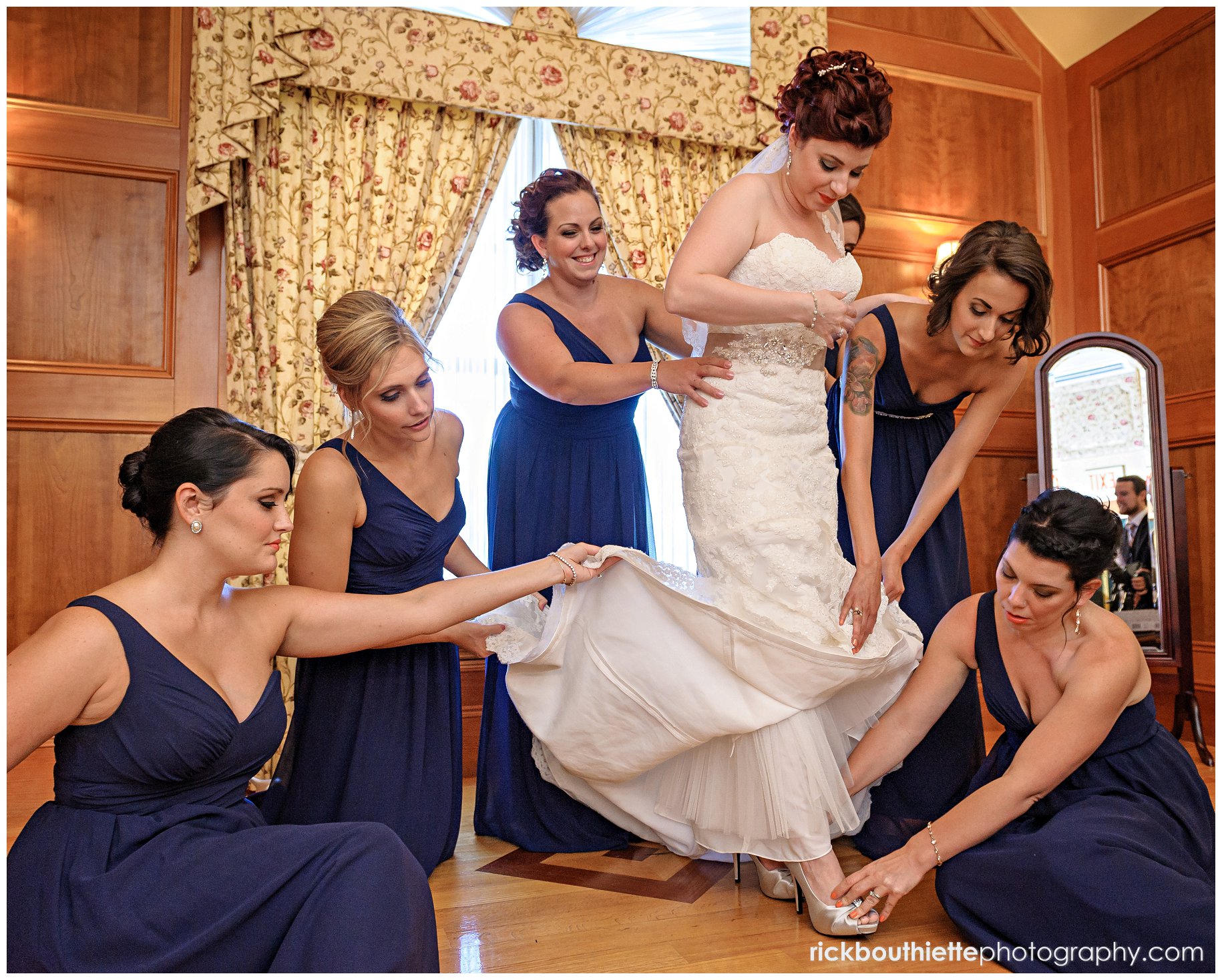 bride & bridesmaids at Tewksbury Country Club wedding