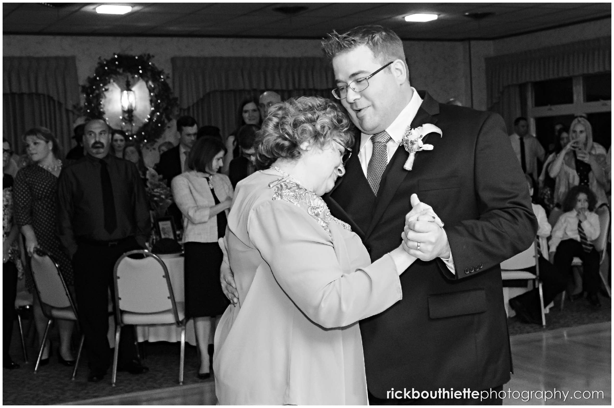 Mother & son dance at Harris' Pelham Inn wedding
