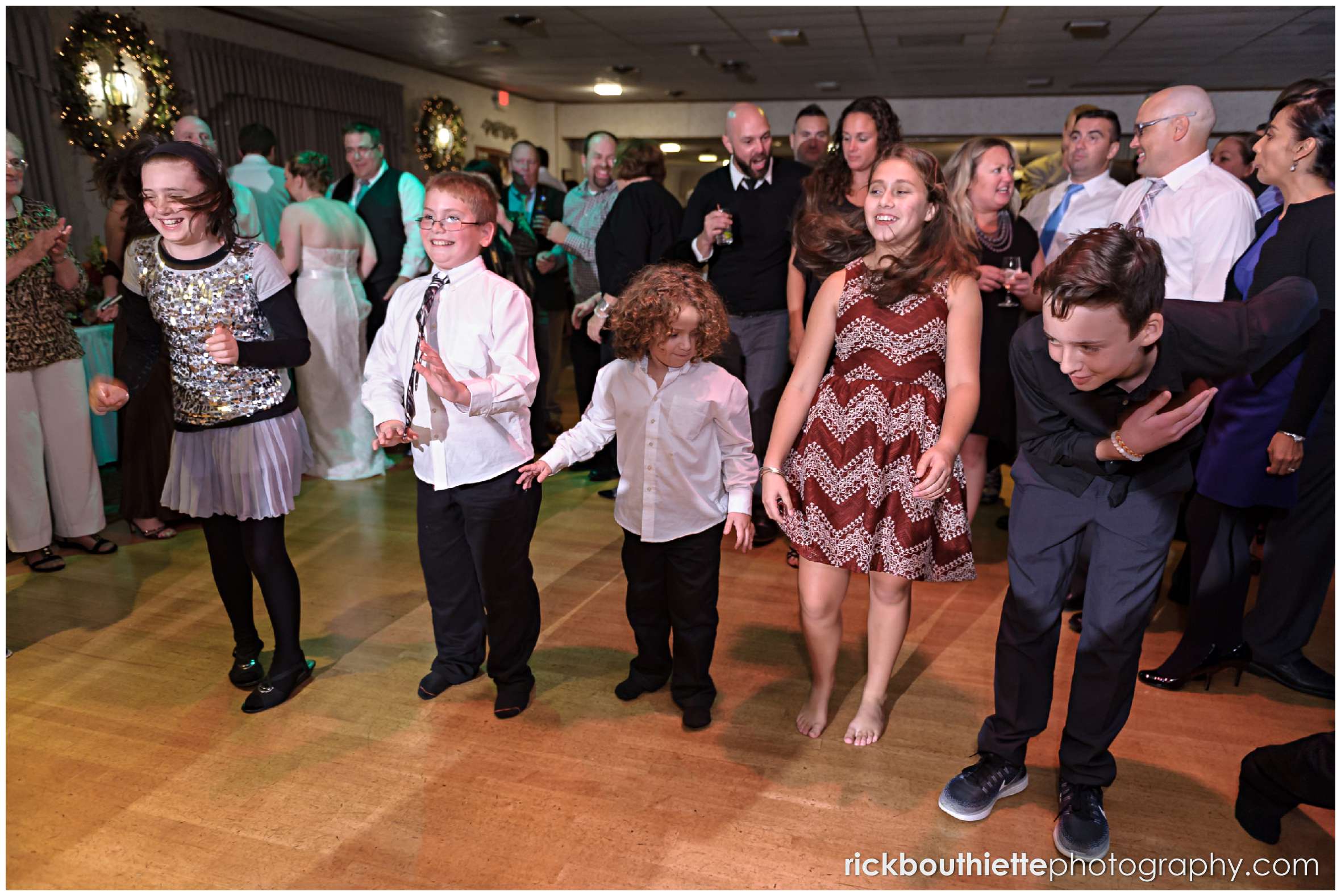 guests dancing at Harris' Pelham Inn wedding