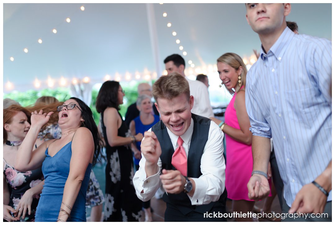 guests dancing at New Hampshire Seacoast Science Center wedding reception