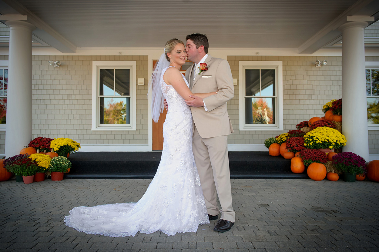 Manchester Country Club Wedding :: Chris + Kelsey