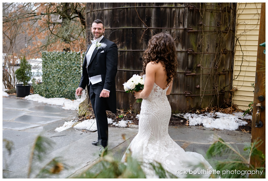 first look at the Bedford Village Inn New Year’s Eve wedding
